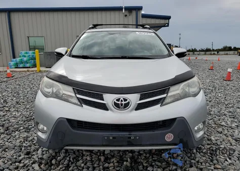 2015 Toyota Rav4 Xle z USA, uszkodzony, nr VIN JTMRFREV2FD151051